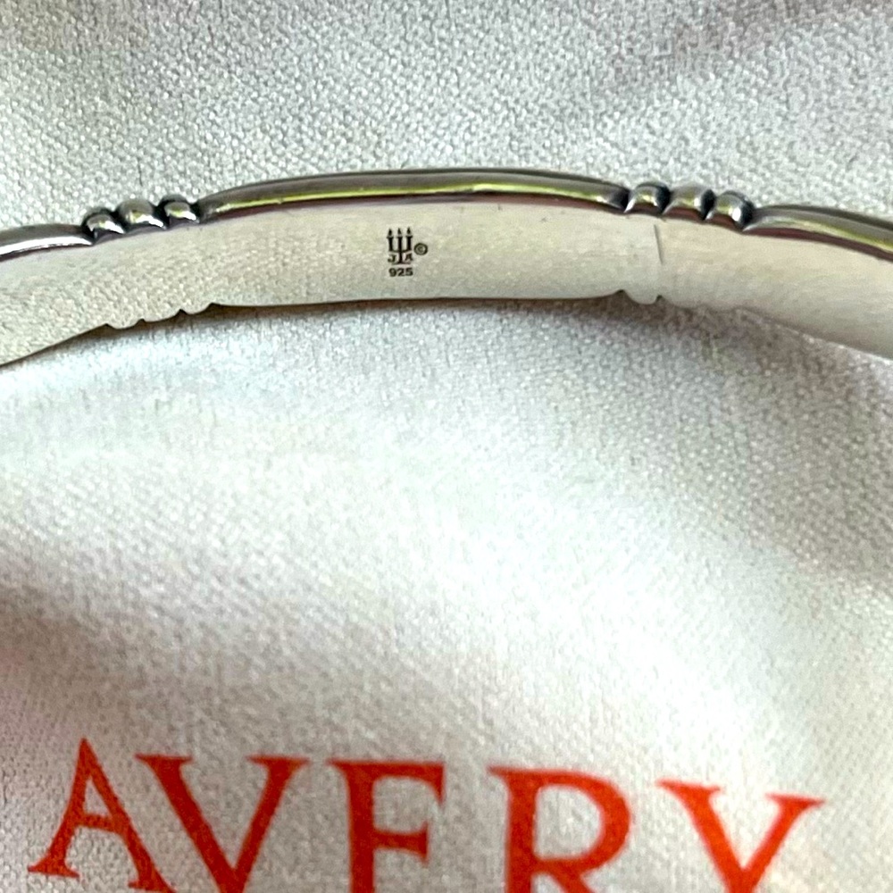 James Avery Retired 925 Sterling Silver Thatch Station Bangle Bracelet - Picture 2 of 7